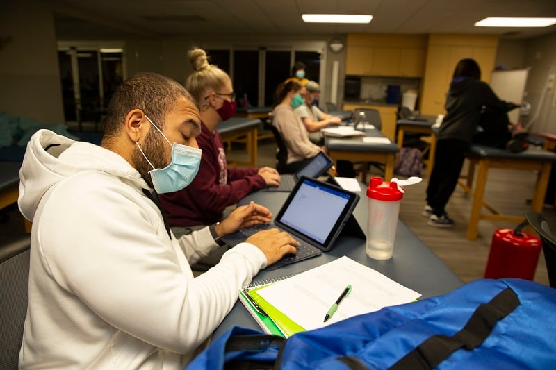 Physical Therapy Assistant vs. Physical Therapist What’s the Difference?